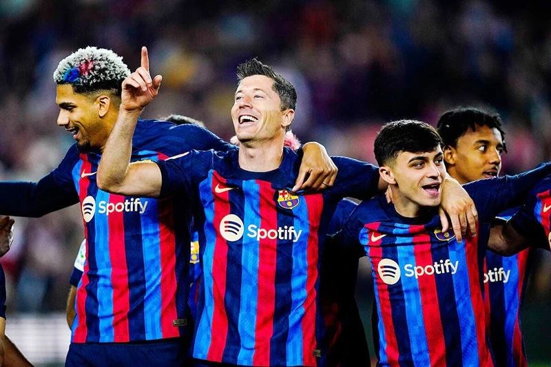 Barcelona thắng 3-0 trước Atletico Madrid