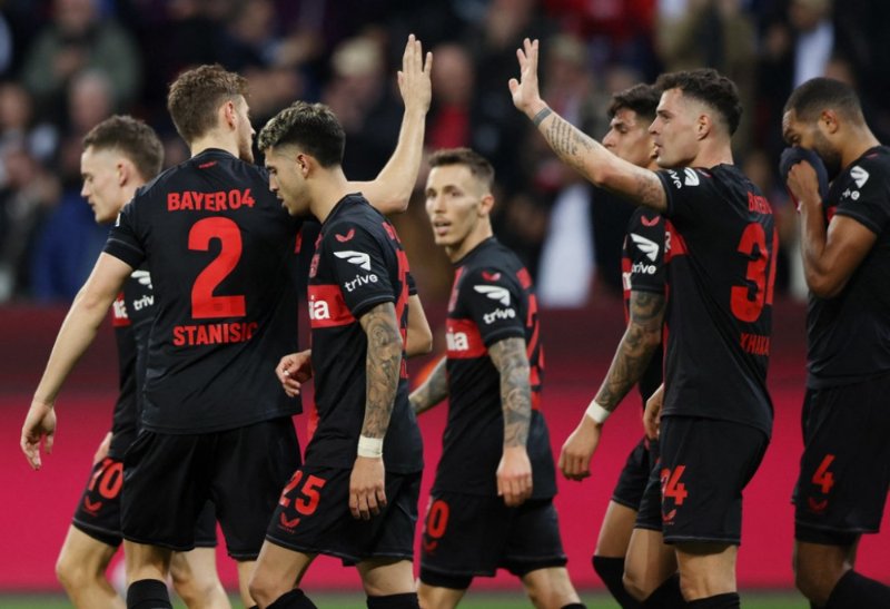Bayer Leverkusen vẫn chiến đấu bất bại